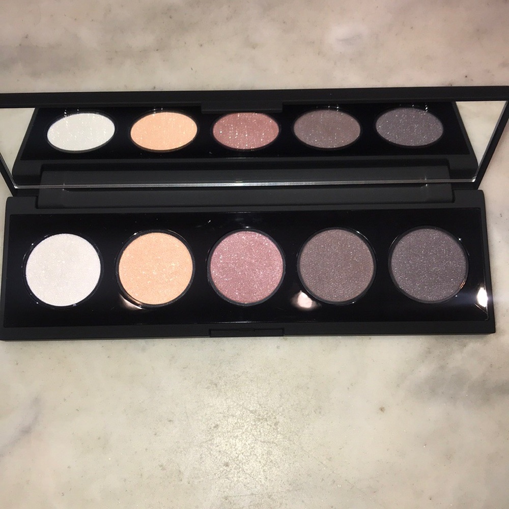 BareMinerals Bounce and Blur eyeshadow palette